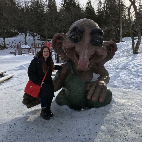 Meet your Posher, Sara - Picture 3 of 6